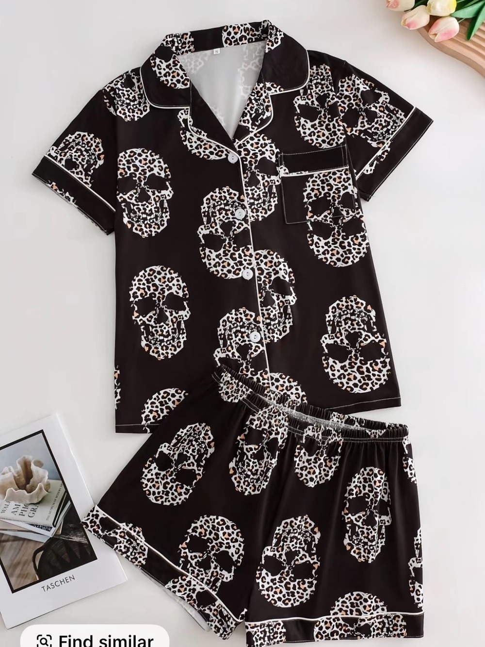 Women's Fitted Skull Print Pajama Set Button Front Short Sleeve Small NEW